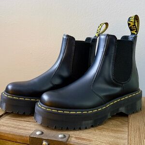 2976 Smooth Leather Platform Chelsea Boots